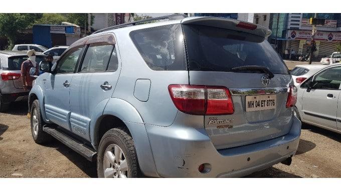Toyota Fortuner 3.0 4X4 MT 2011