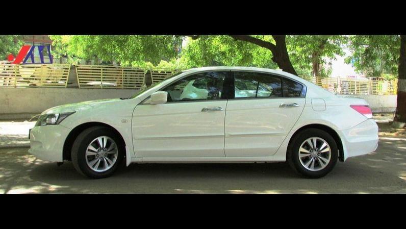 Honda Accord 2.4 i-VTEC MT 2011