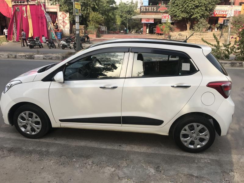 Hyundai Grand i10 Sportz (O) MT 1.2 Kappa VTVT 2015