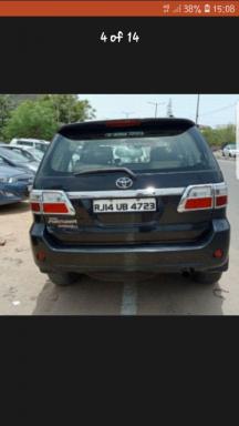 Toyota Fortuner 3.0 4X4 MT 2010