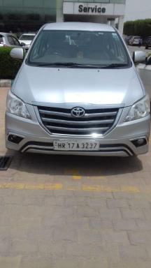 Toyota Innova 2.5 G 7 STR BS IV 2013