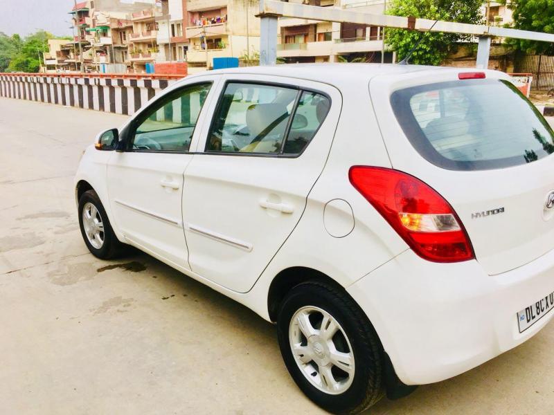 Hyundai i20 Sportz 1.2 (O) 2011