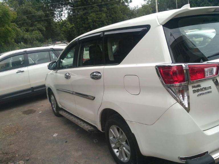 Toyota Innova Crysta 2.4 GX 8 STR 2017