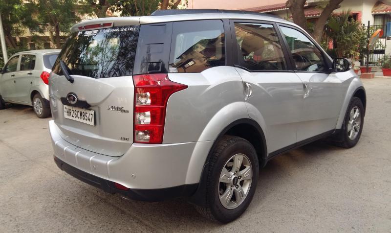 Mahindra XUV500 W8 2015