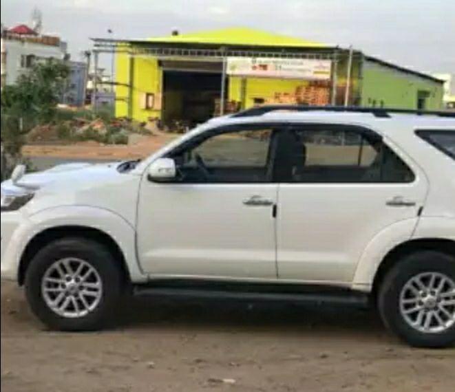 Toyota Fortuner 3.0 4X4 MT 2014