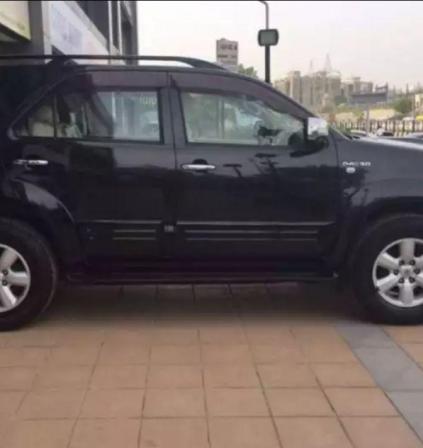 Toyota Fortuner 3.0 4x2 MT 2011