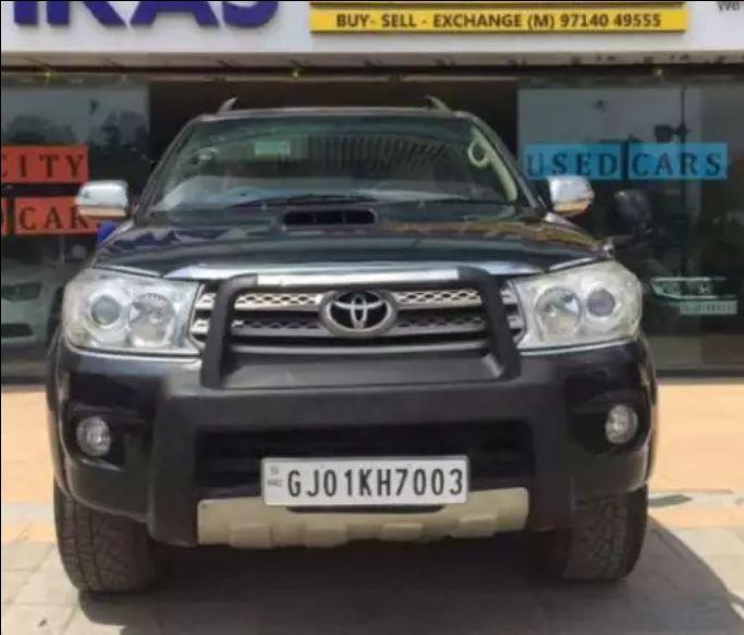 Toyota Fortuner 3.0 4x2 MT 2011