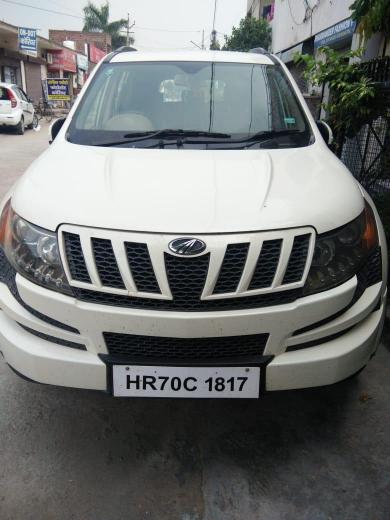Mahindra XUV500 W8 2012