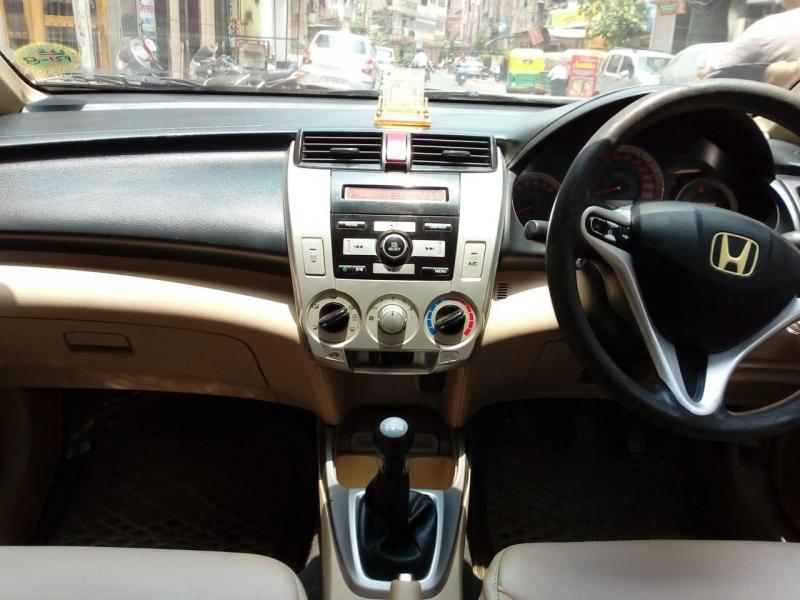 Honda City V i-VTEC 2011