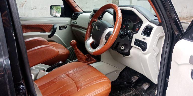 Mahindra Scorpio S10 2WD Intelli-Hybrid 2017