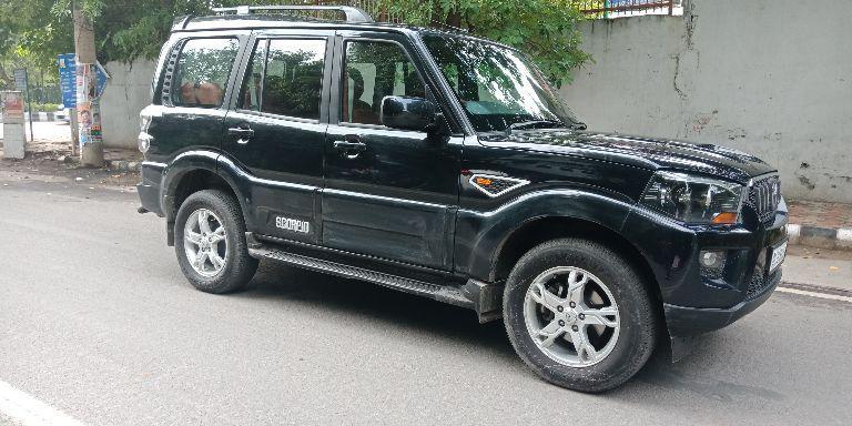 Mahindra Scorpio S10 2WD Intelli-Hybrid 2017