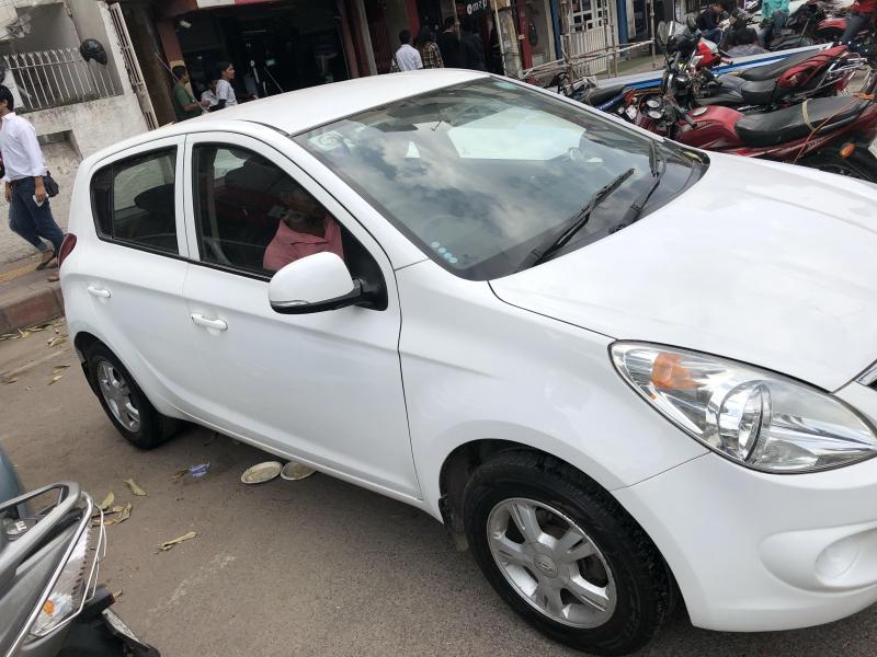 Hyundai i20 Sportz 1.2 (O) 2011