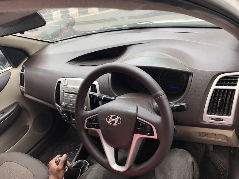 Hyundai i20 Sportz 1.2 (O) 2011