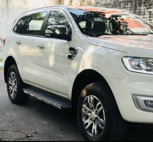 Ford Endeavour Titanium 3.2 4x4 AT 2017