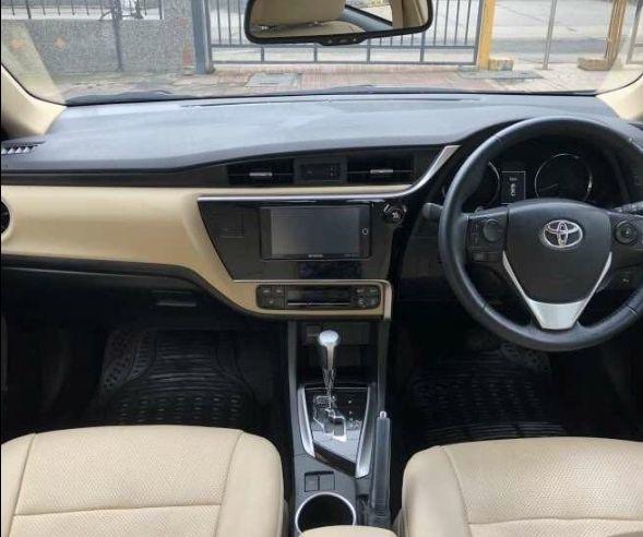 Toyota Corolla Altis 1.8 J S 2017