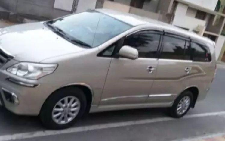 Toyota Innova 2.5 ZX 7 STR BS IV 2014