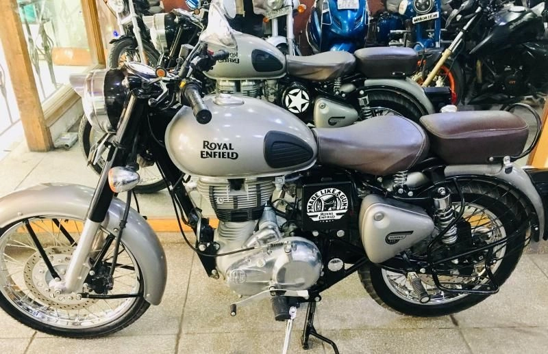 royal enfield classic 350 gunmetal grey price