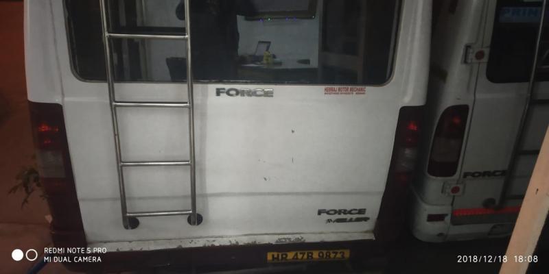 Force Motors Traveller Mini Bus 17 Seater 2013