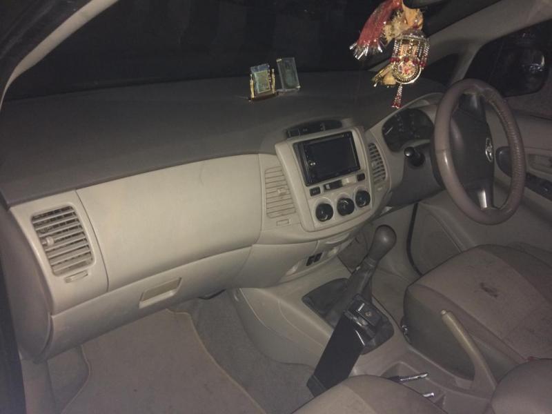 Toyota Innova 2.5 GX 8 STR BS III 2012