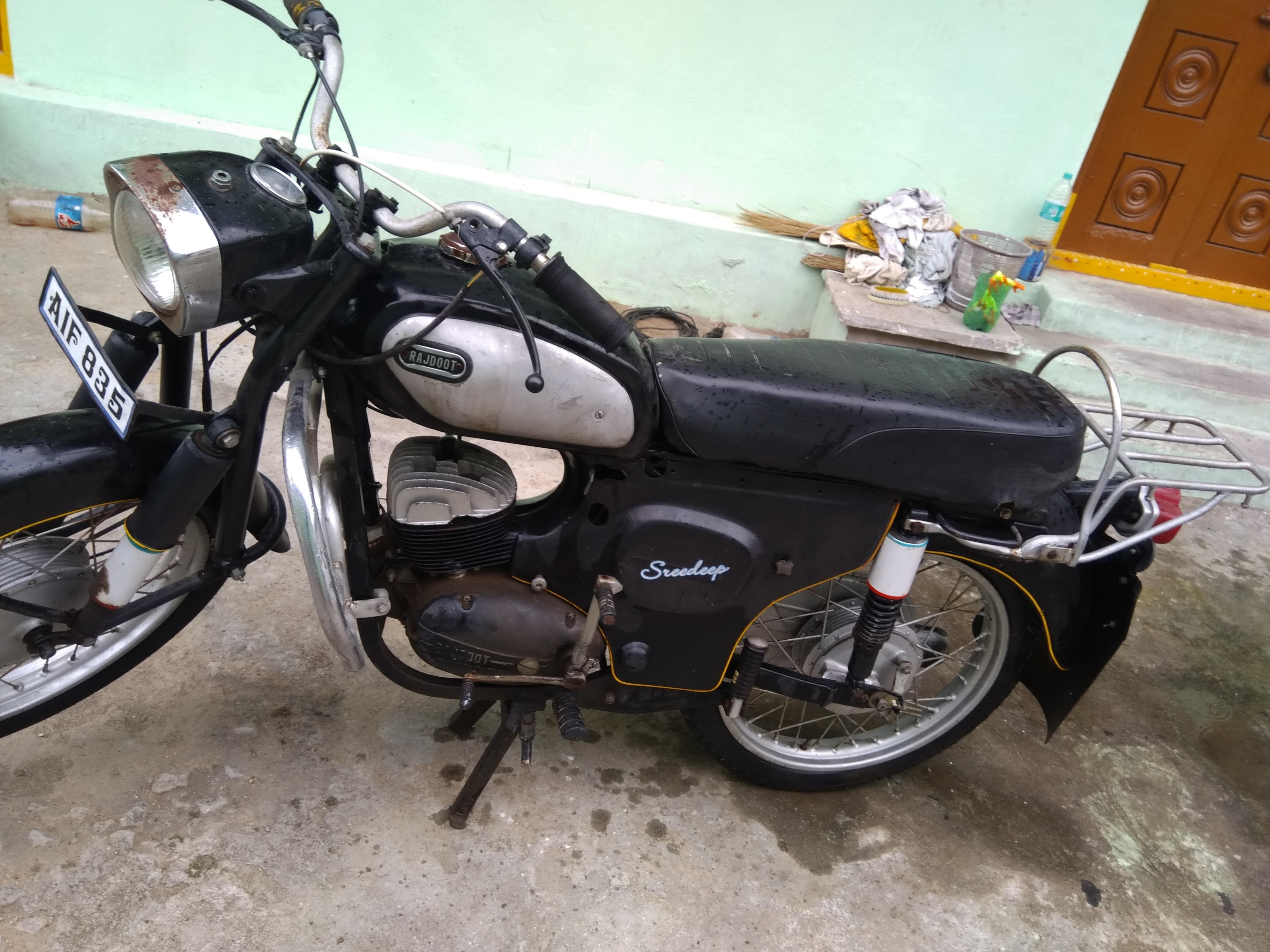 rajdoot bike price