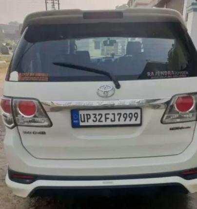 Toyota Fortuner 3.0 4X4 MT 2014