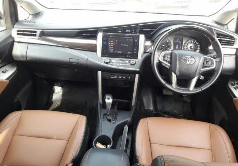 Toyota Innova Crysta 2.4 ZX 7 STR 2017