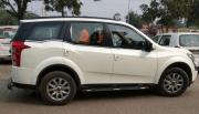 Mahindra XUV500 W10 2015