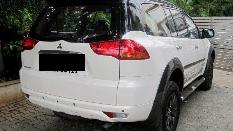 Mitsubishi Pajero Sport 2.5 AT 2015