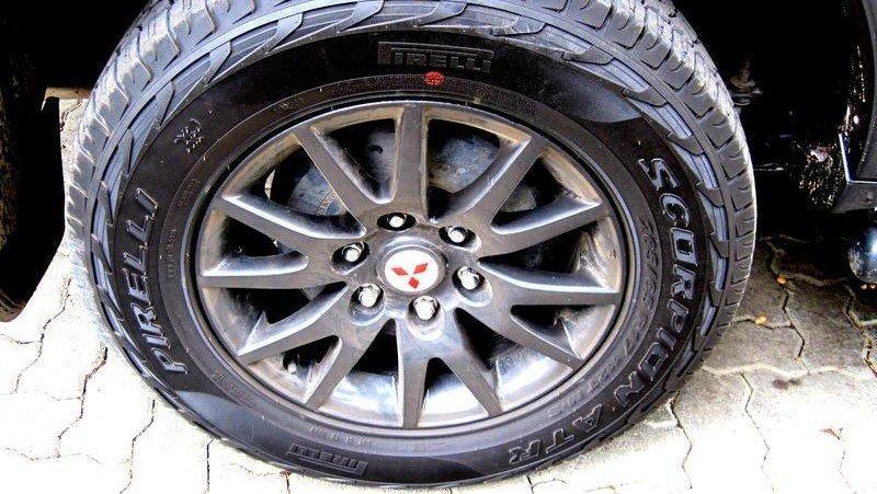 Mitsubishi Pajero Sport 2.5 AT 2015