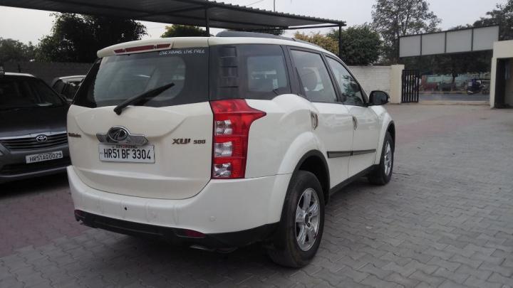 Mahindra XUV500 W8 2WD 2015