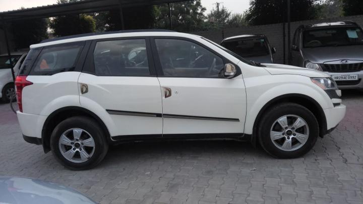 Mahindra XUV500 W8 2WD 2015