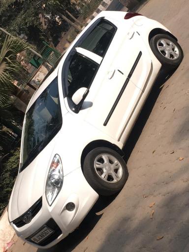 Hyundai i20 Asta 1.2 (O) With Sunroof 2011