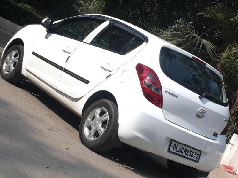 Hyundai i20 Asta 1.2 (O) With Sunroof 2011