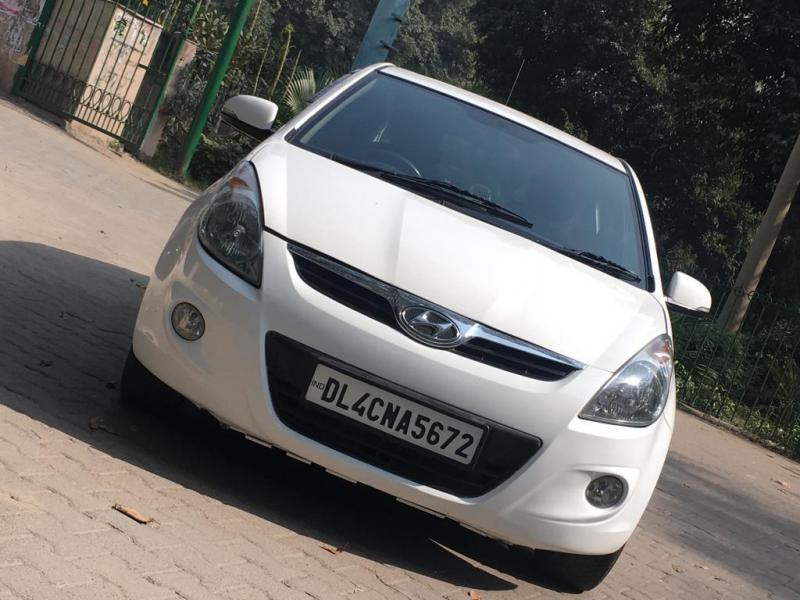 Hyundai i20 Asta 1.2 (O) With Sunroof 2011