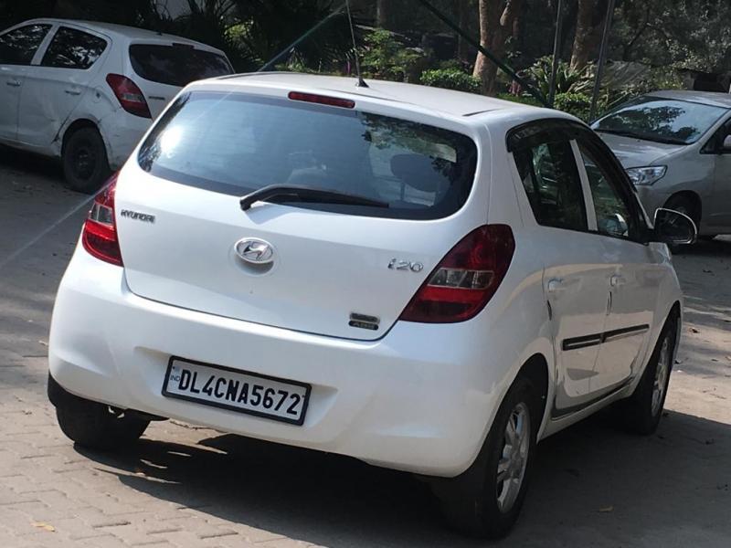 Hyundai i20 Asta 1.2 (O) With Sunroof 2011