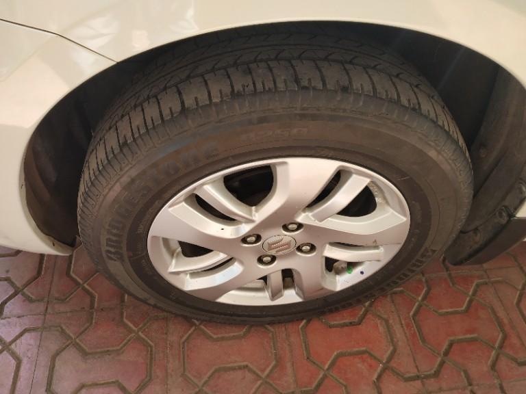 Maruti Suzuki Swift DZire ZXi 2012