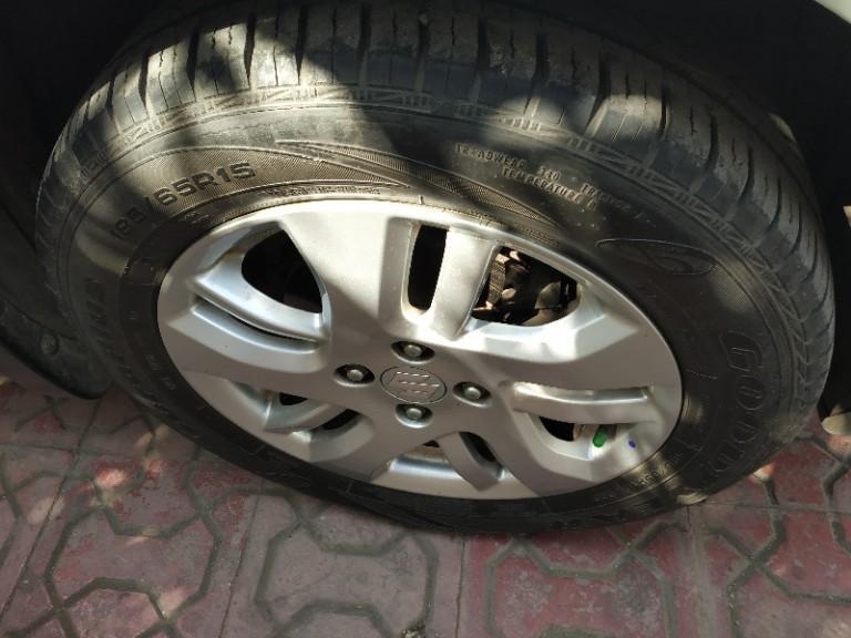 Maruti Suzuki Swift DZire ZXi 2012