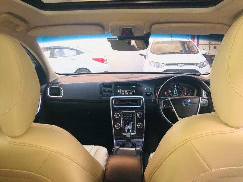 Volvo S60 Kinetic D4 2014