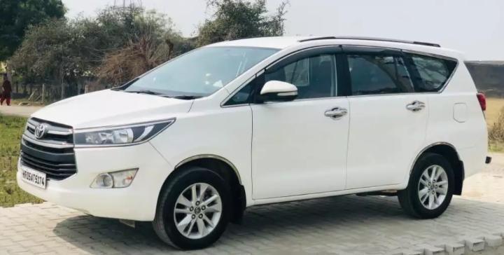 Toyota Innova Crysta 2.8 G 7 Seater 2016