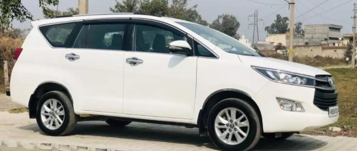 Toyota Innova Crysta 2.8 G 7 Seater 2016