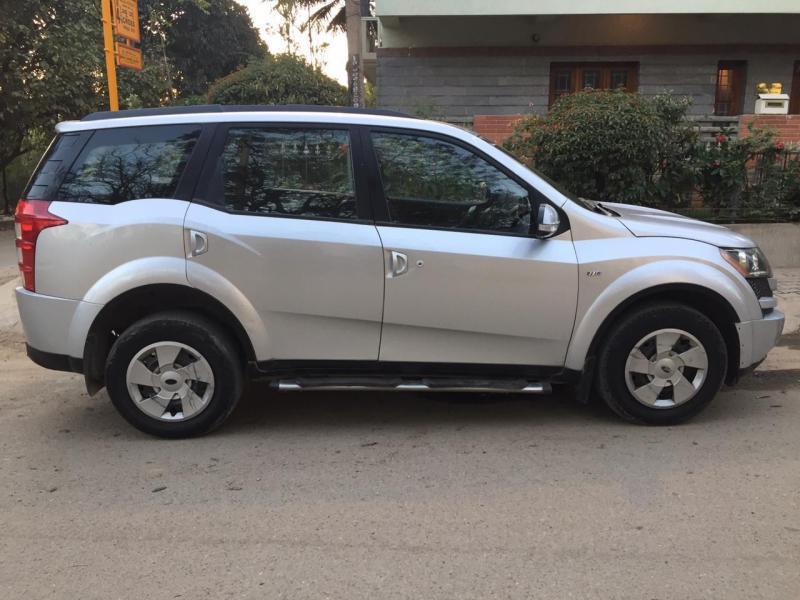 Mahindra XUV500 W8 4X4 2015