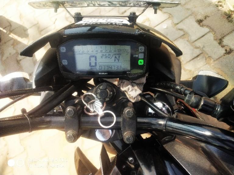 Suzuki Gixxer SF 150cc Special MOTOGP Edition Rear Disc 2017