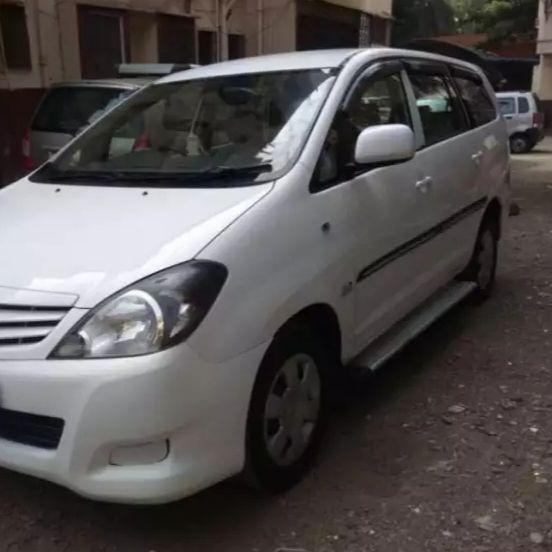 Toyota Innova 2.5 ZX 7 STR BS III 2011