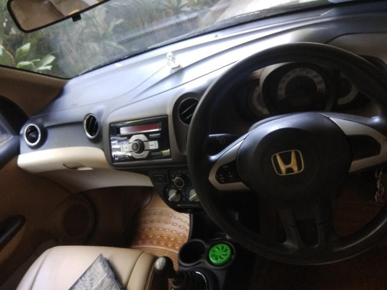 Honda Brio V MT 2012