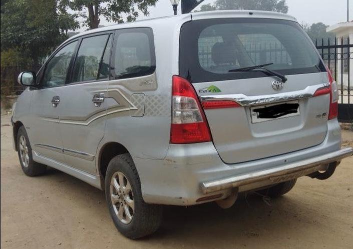 Toyota Innova 2.5 GX 8 STR BS IV 2010