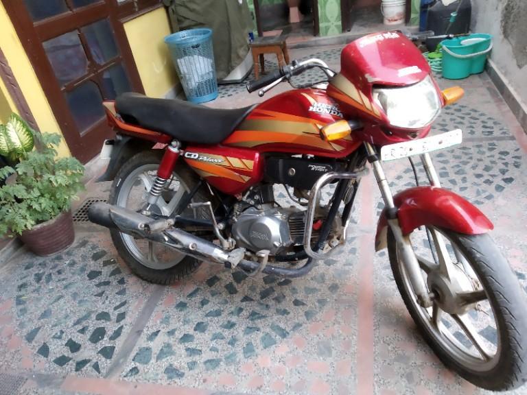 hero deluxe motorcycle price