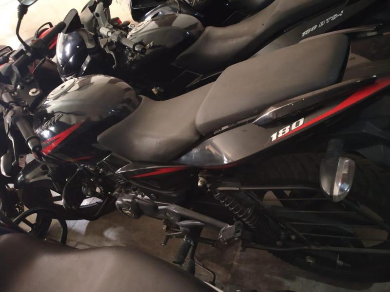 Bajaj Pulsar 180cc 2017