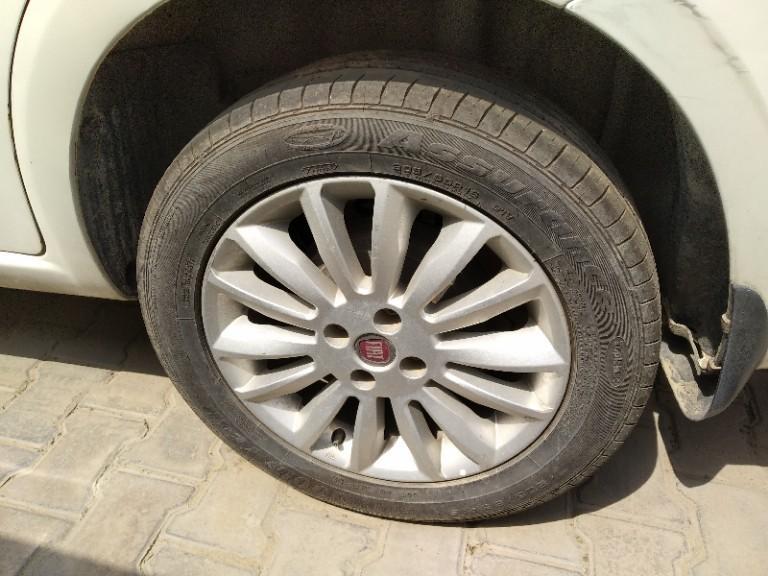 Fiat Linea Emotion 1.3 2015