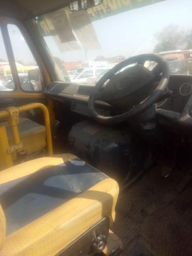 Force Traveller 3700 17 SEATER 2016