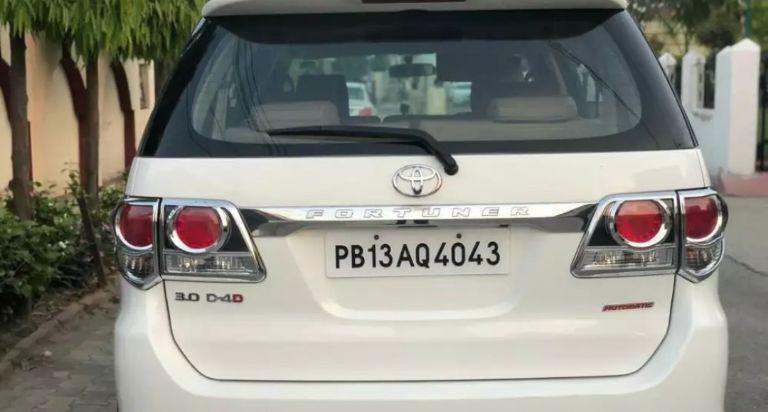 Toyota Fortuner 3.0 4X4 MT 2015